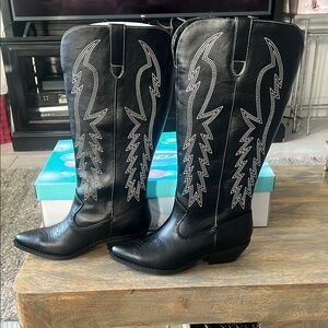Black Cowgirl Boots